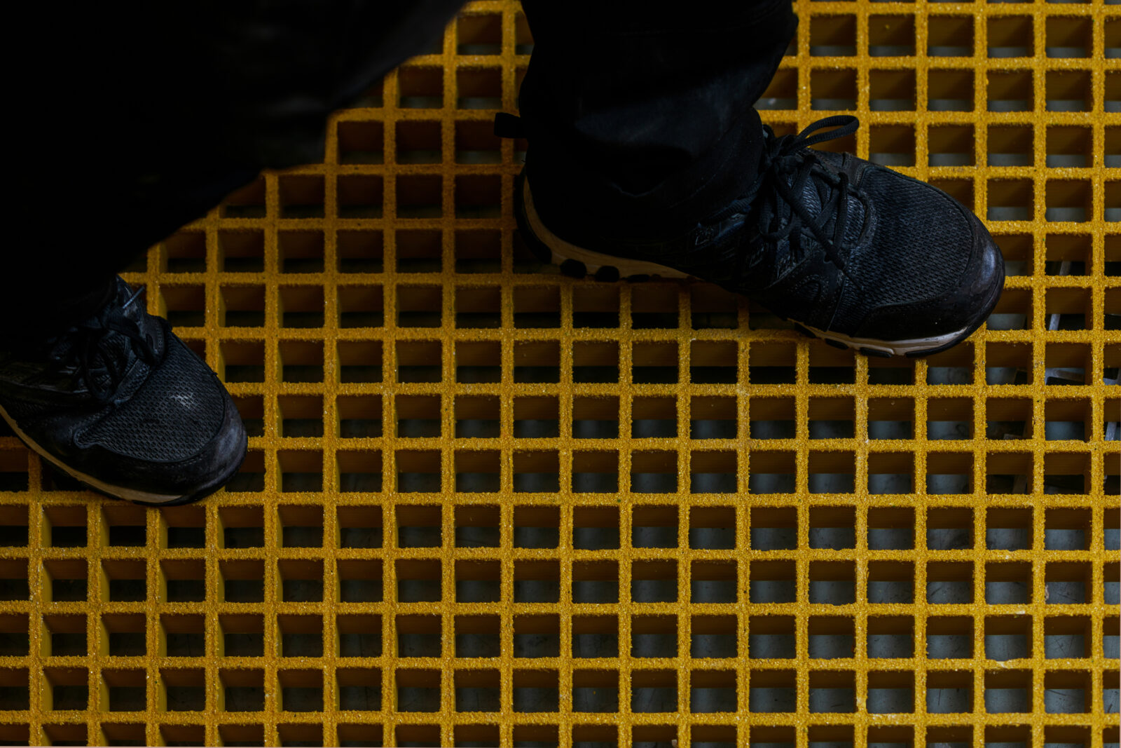 Gitter, profiler og konstruksjoner i glassfiber.