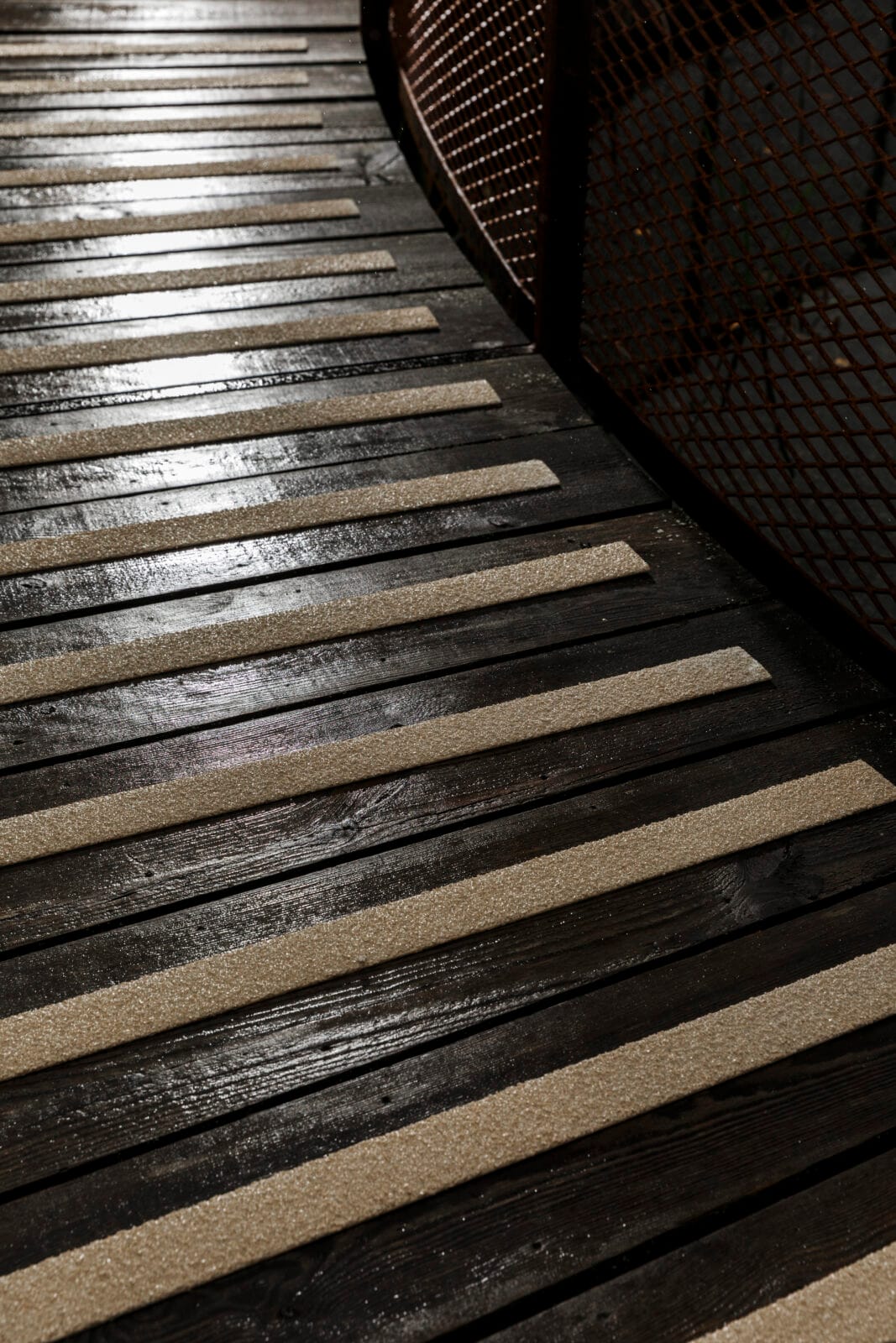 Lister og plater i glassfiber.